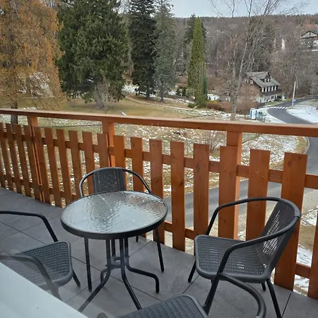 Rest * שצ'קלארסקה פוראובה